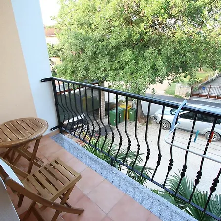 And Feral Guest house 3*